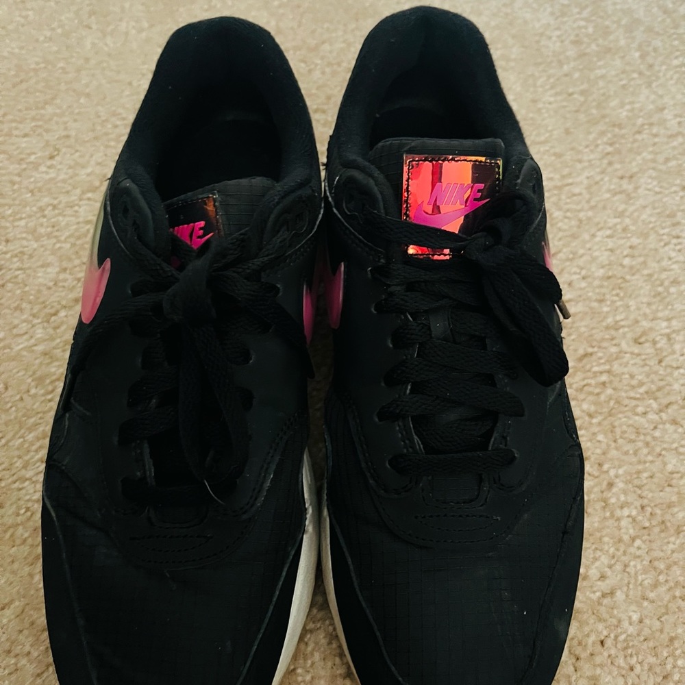 NIKE Air Max 1SE Jelly Jewel. Black/ Iridescent - Picture 8 of 11